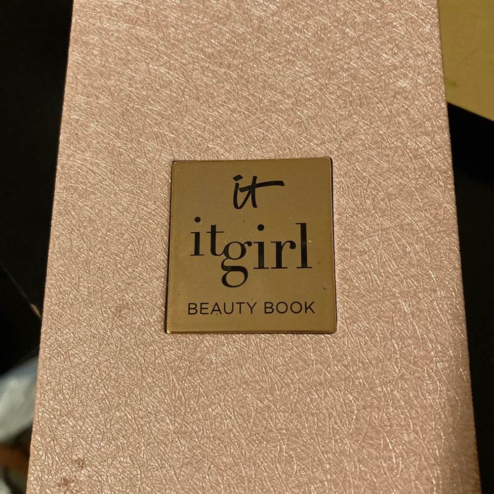 It girl beauty book - it cosmetics